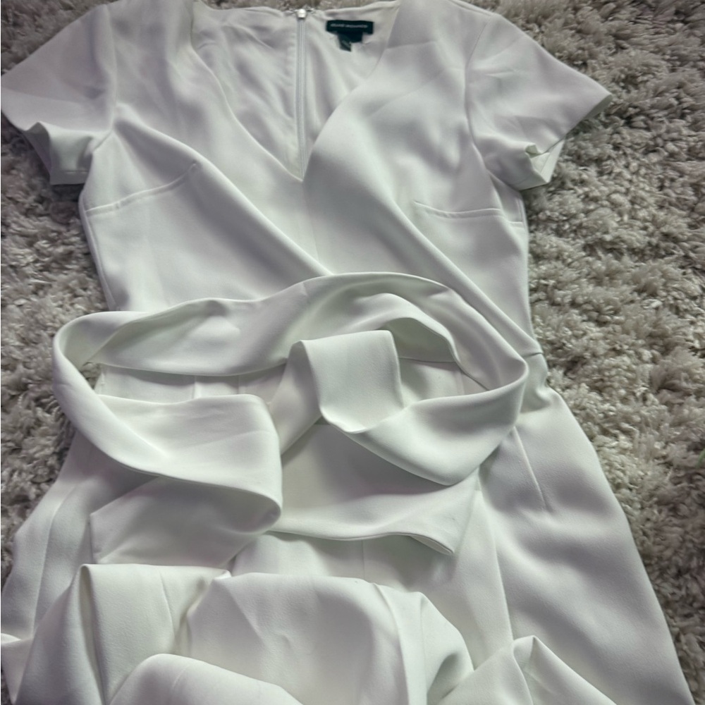 Club Monaco Elegant White Dress jumpsuit with Bow Detail - Picture 7 of 7